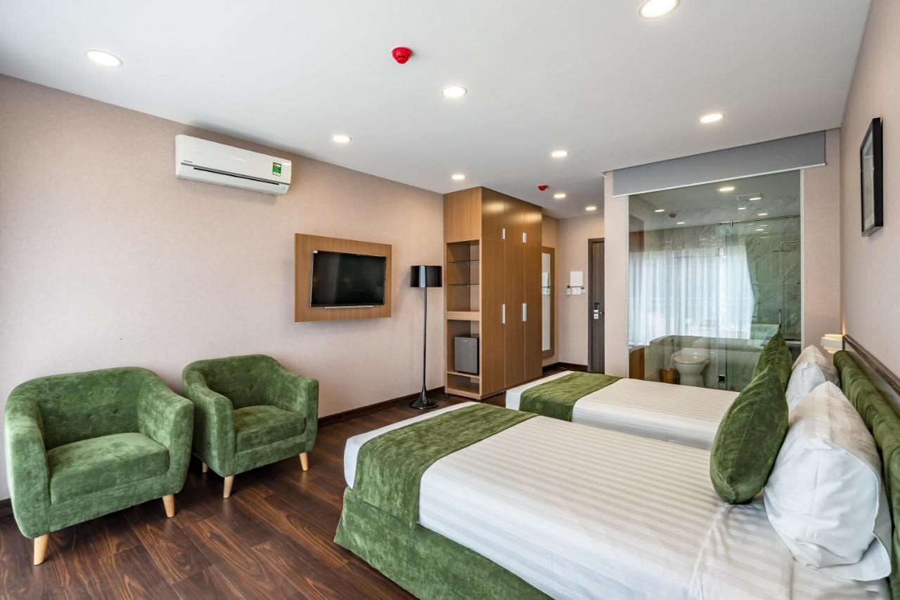 Emerald Central Ho Chi Minh City Exterior photo