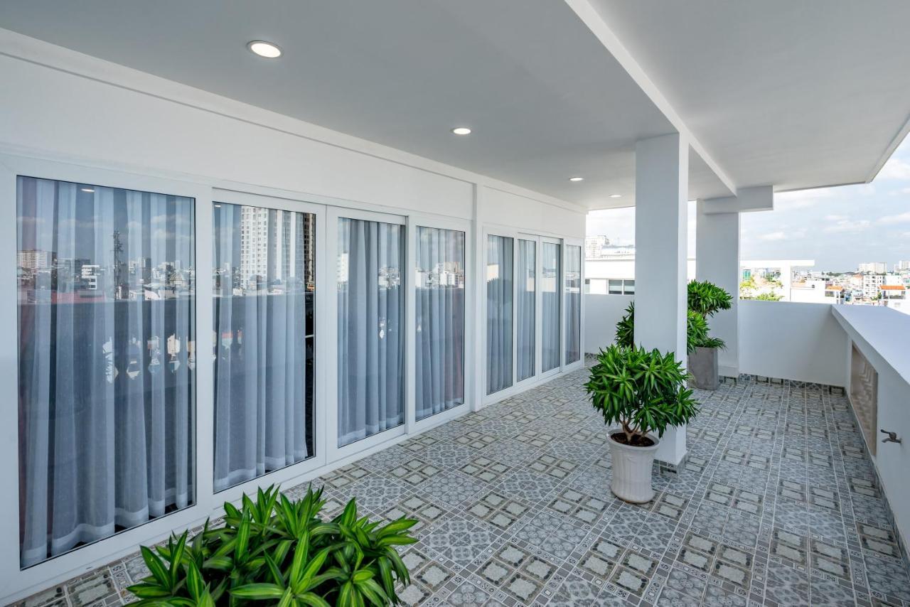 Emerald Central Ho Chi Minh City Exterior photo