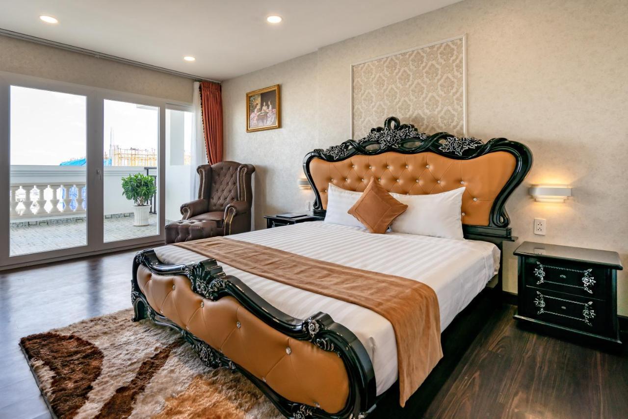 Emerald Central Ho Chi Minh City Exterior photo