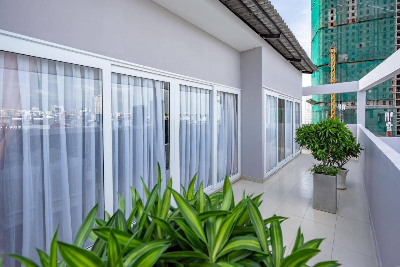 Emerald Central Ho Chi Minh City Exterior photo