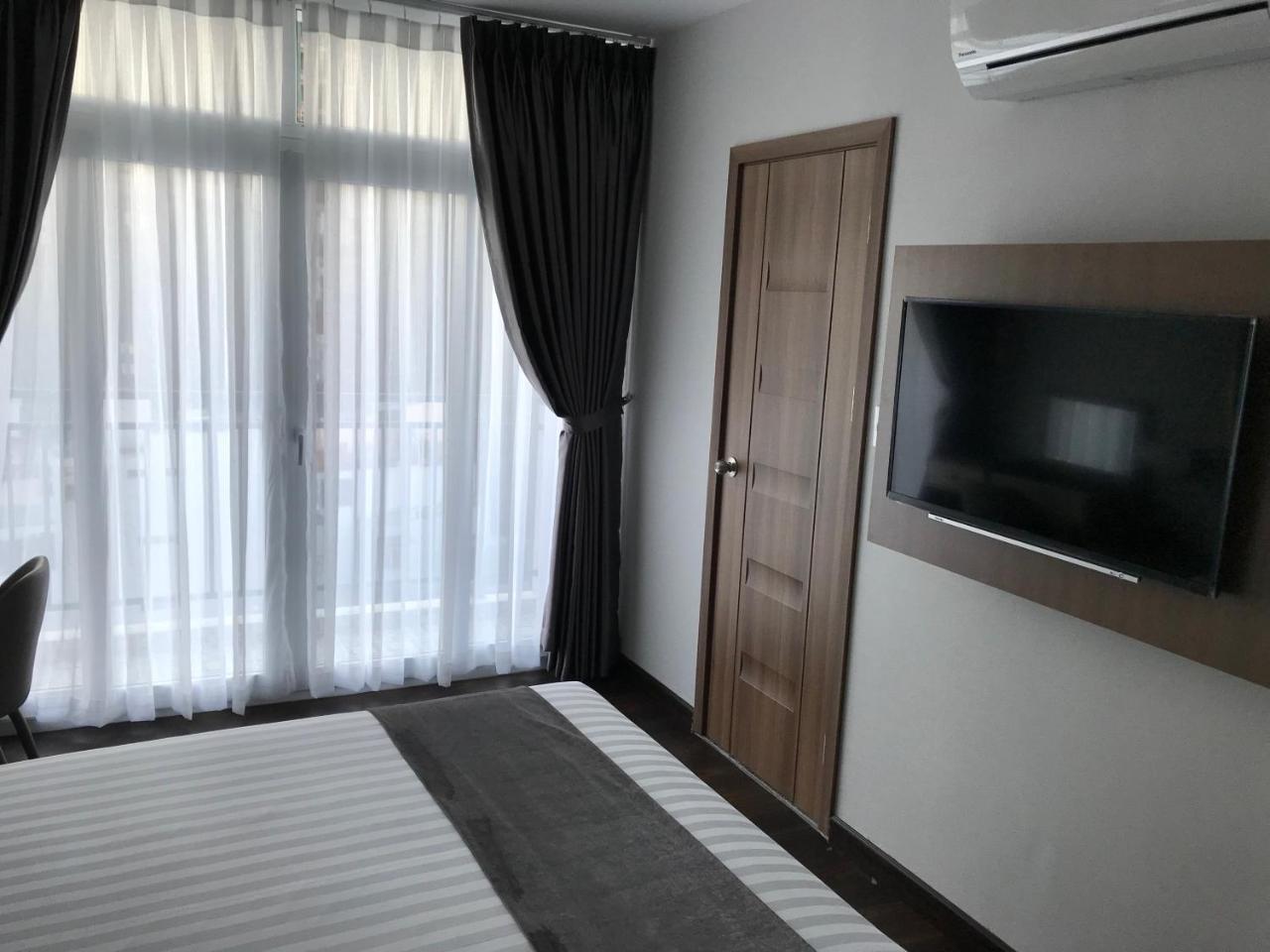 Emerald Central Ho Chi Minh City Exterior photo