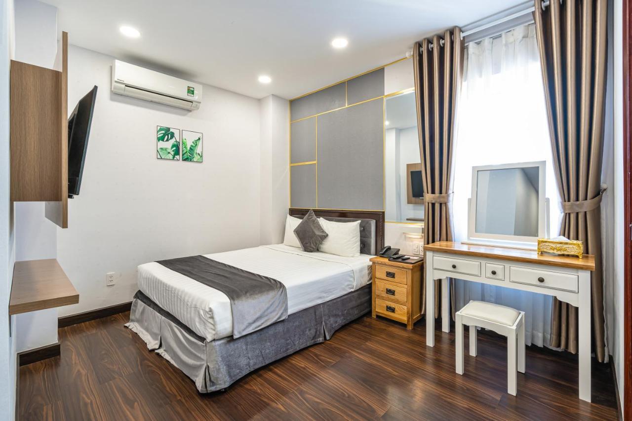 Emerald Central Ho Chi Minh City Exterior photo