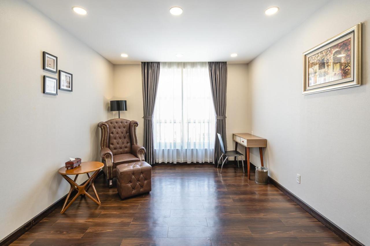 Emerald Central Ho Chi Minh City Exterior photo